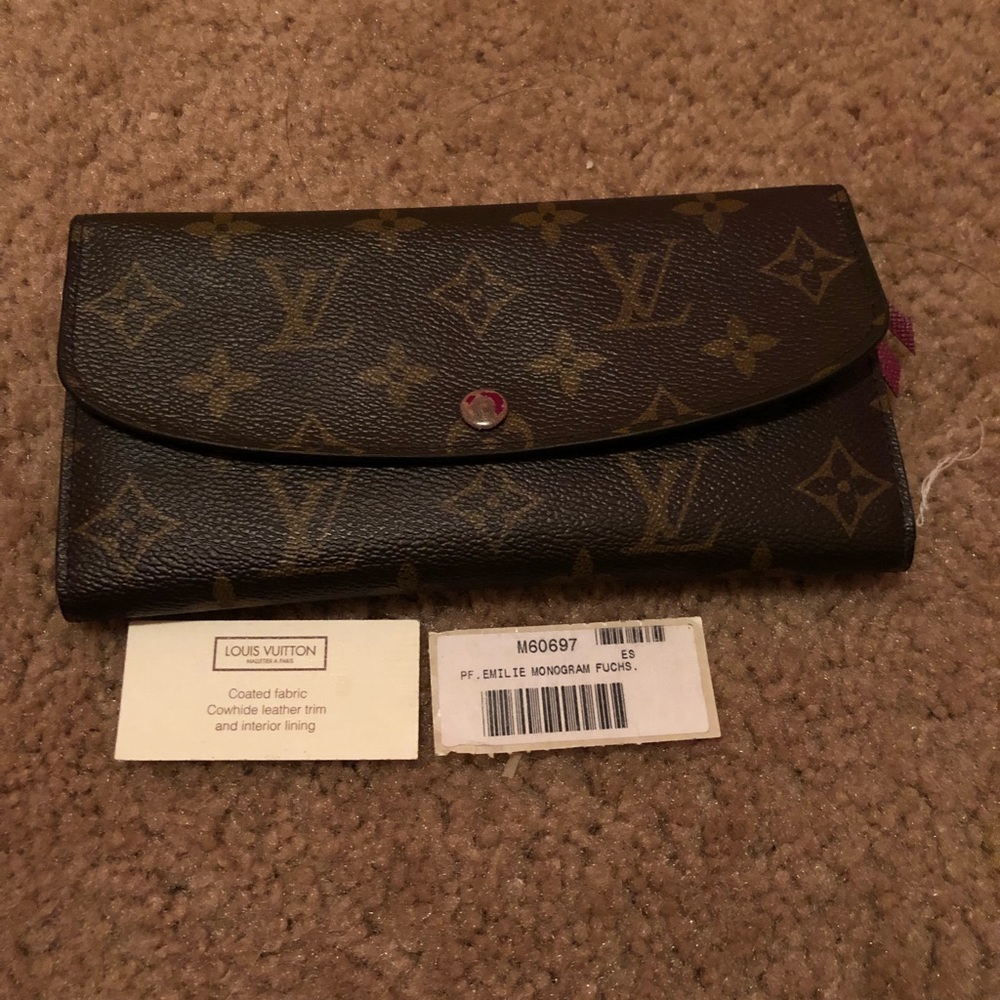 SOLD Louis Vuitton emilie wallet